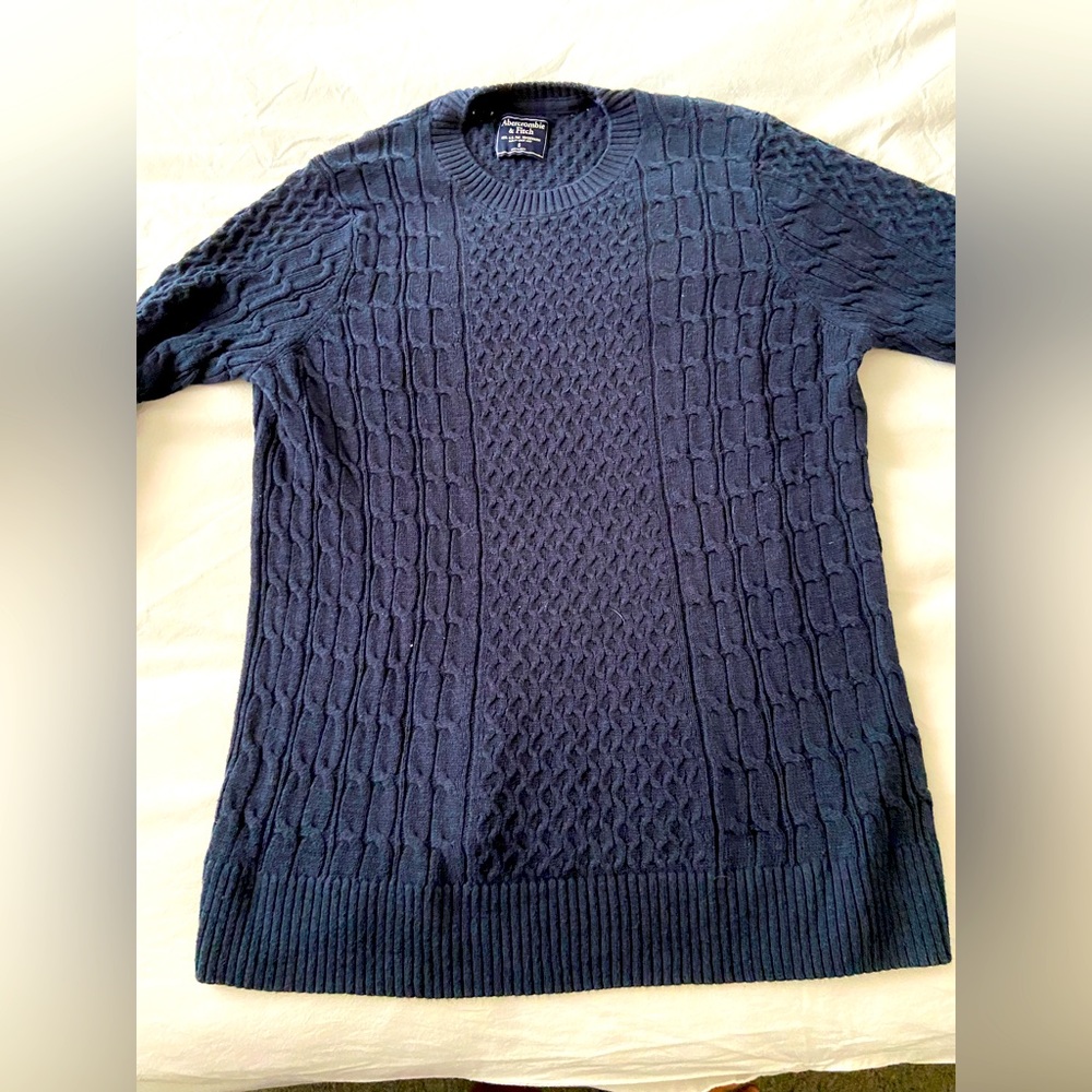 Navy A&F Cotton-Linen Cable-Knit Men’s Sweater (XS/S)